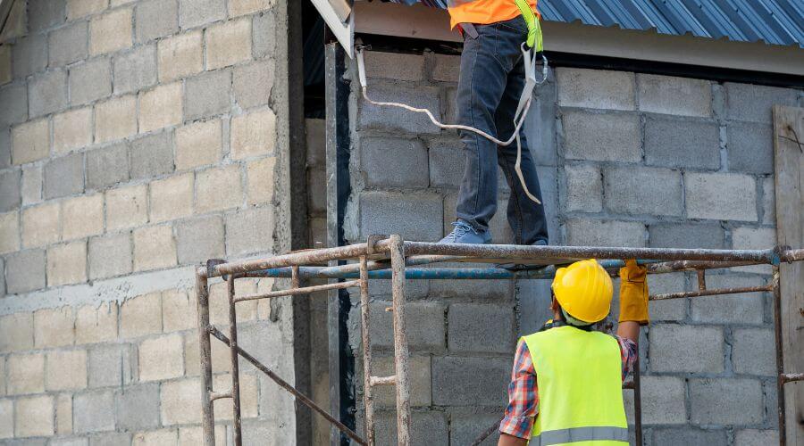 Professional gutter cleaning in Chimayo, NM